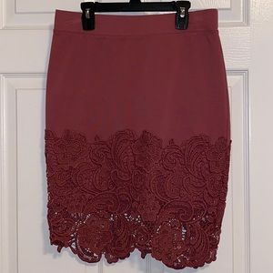 Pink pencil skirt with lace